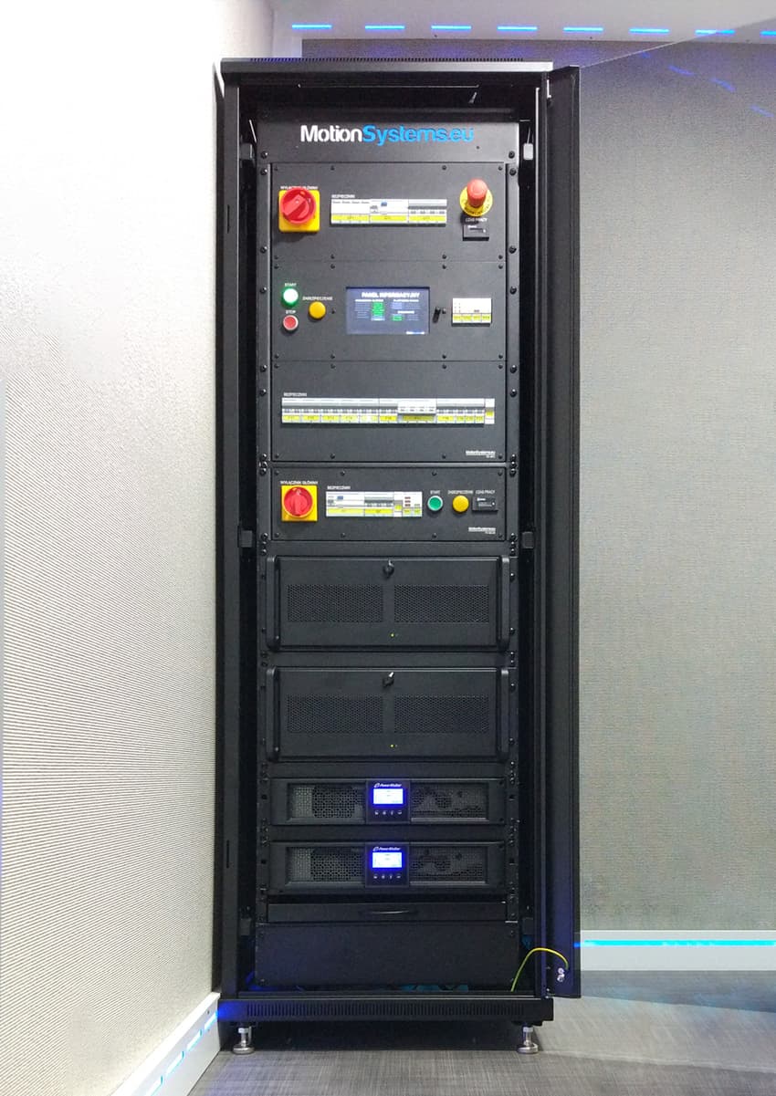All-in-one rack cabinet - switchboards, PCs, UPS and motion-platform control gear