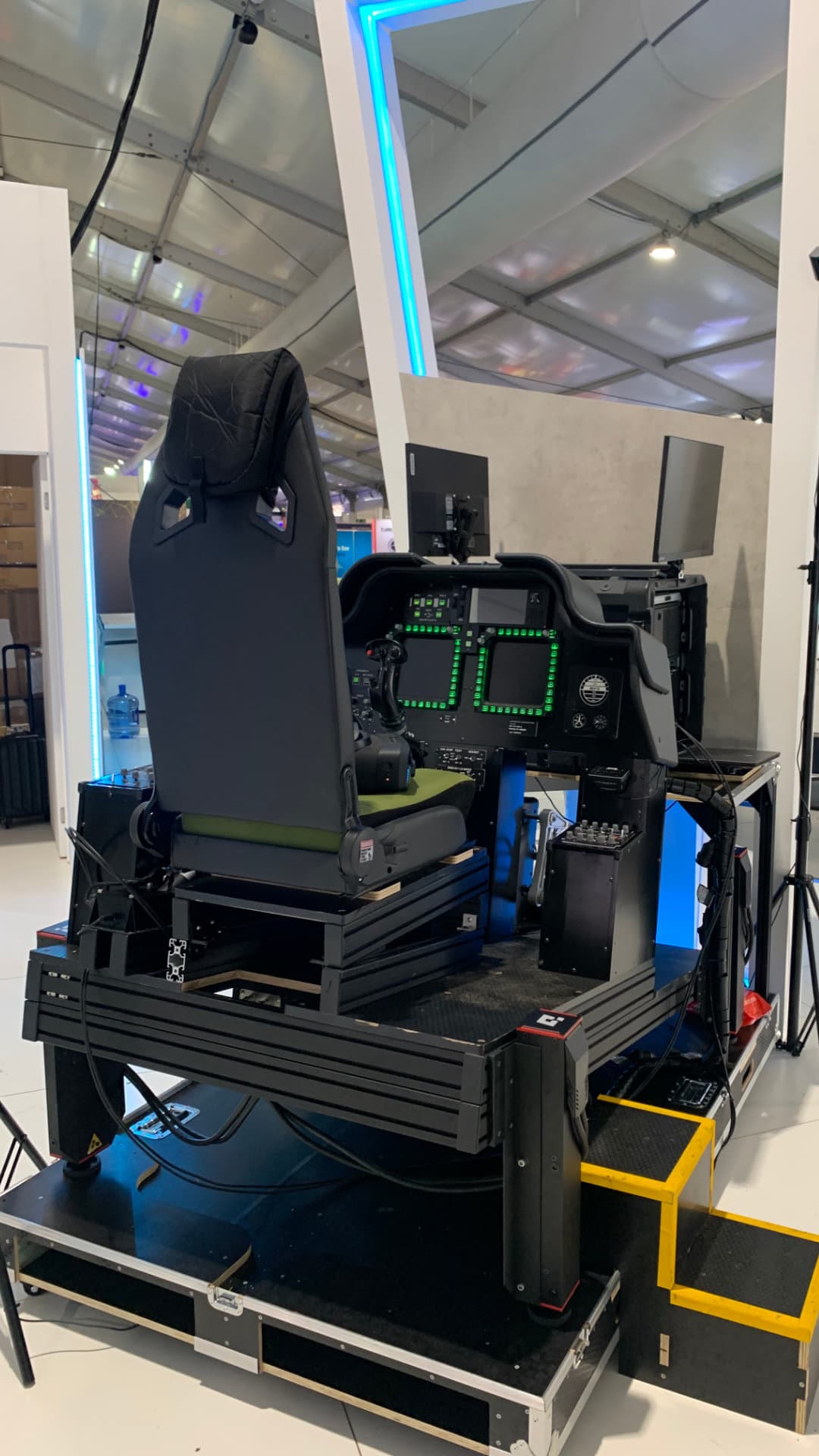Apache Tactical Trainer Capability Demonstrator on the QS-220 motion platform - photo 2