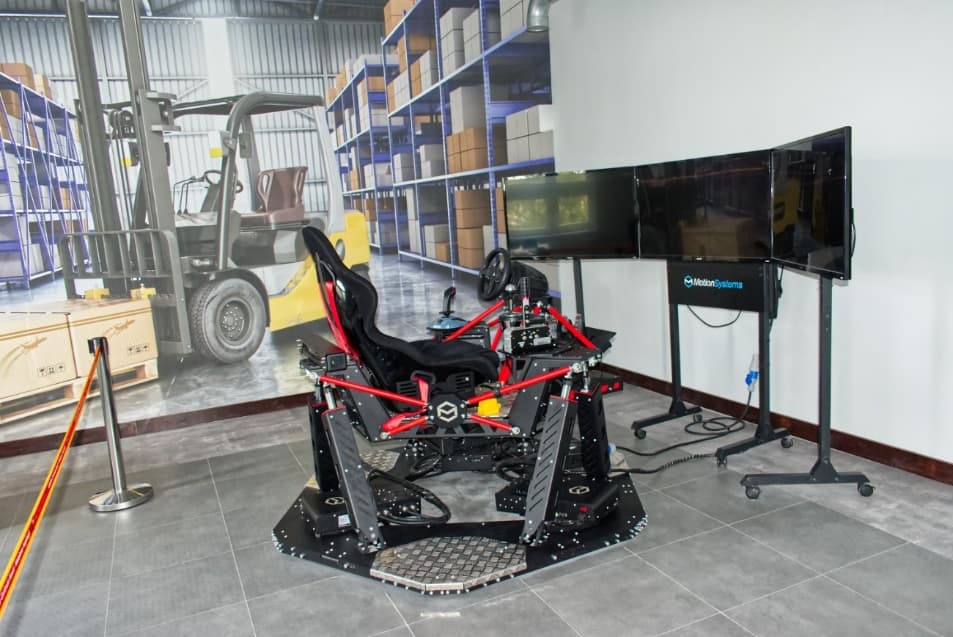 Flight and Driving Simulators on the QS-S25 motion platform - photo 3