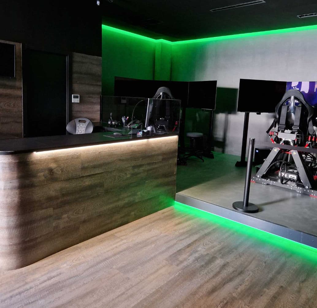 SimClub Sim Racing Center in Greece on the QS-V20 motion platform - photo 6