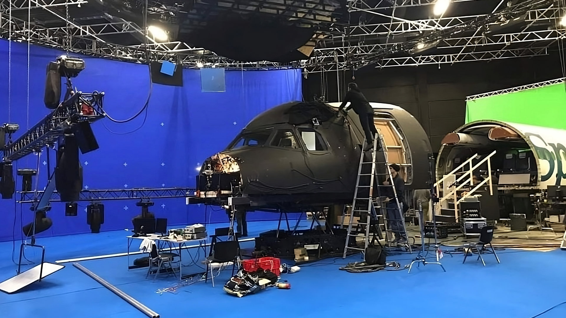 Production Concept 6DOF motion platform for film stunt scenes