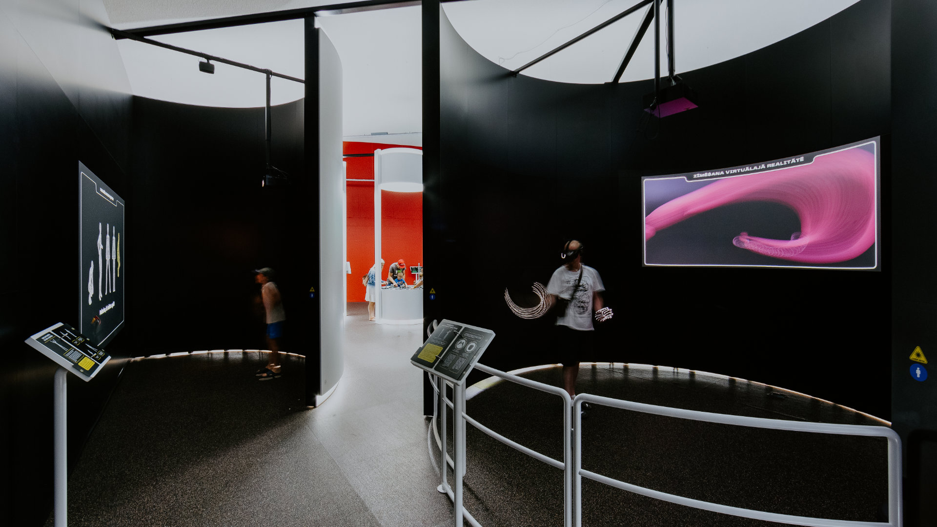 VR exhibit in action at the Vizium science centre